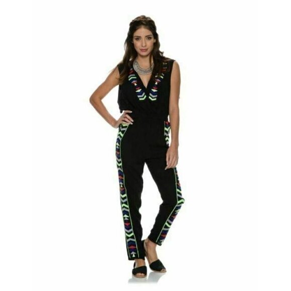 Tasi Malibu ASHLEY Embroidered Plunging Jumpsuit  Size Small Black $99 NGA - Picture 7 of 12